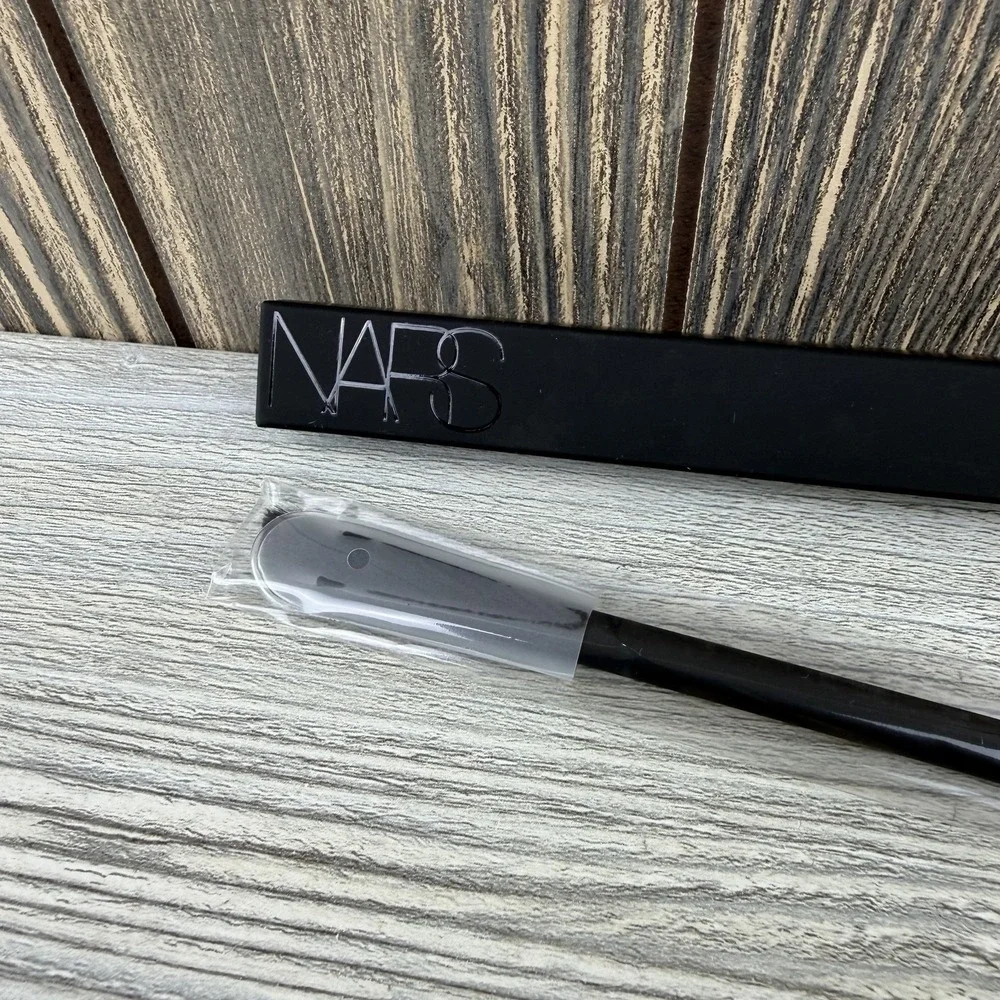 NARS Kudoki Kabuki Brush Limited Edition Makeup Brush New In Box Authentic